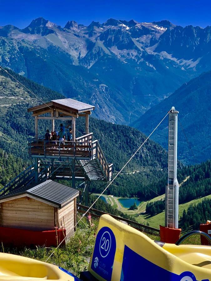 Les Chalets Fleurs De France - Kota Saint-Dalmas Exteriér fotografie
